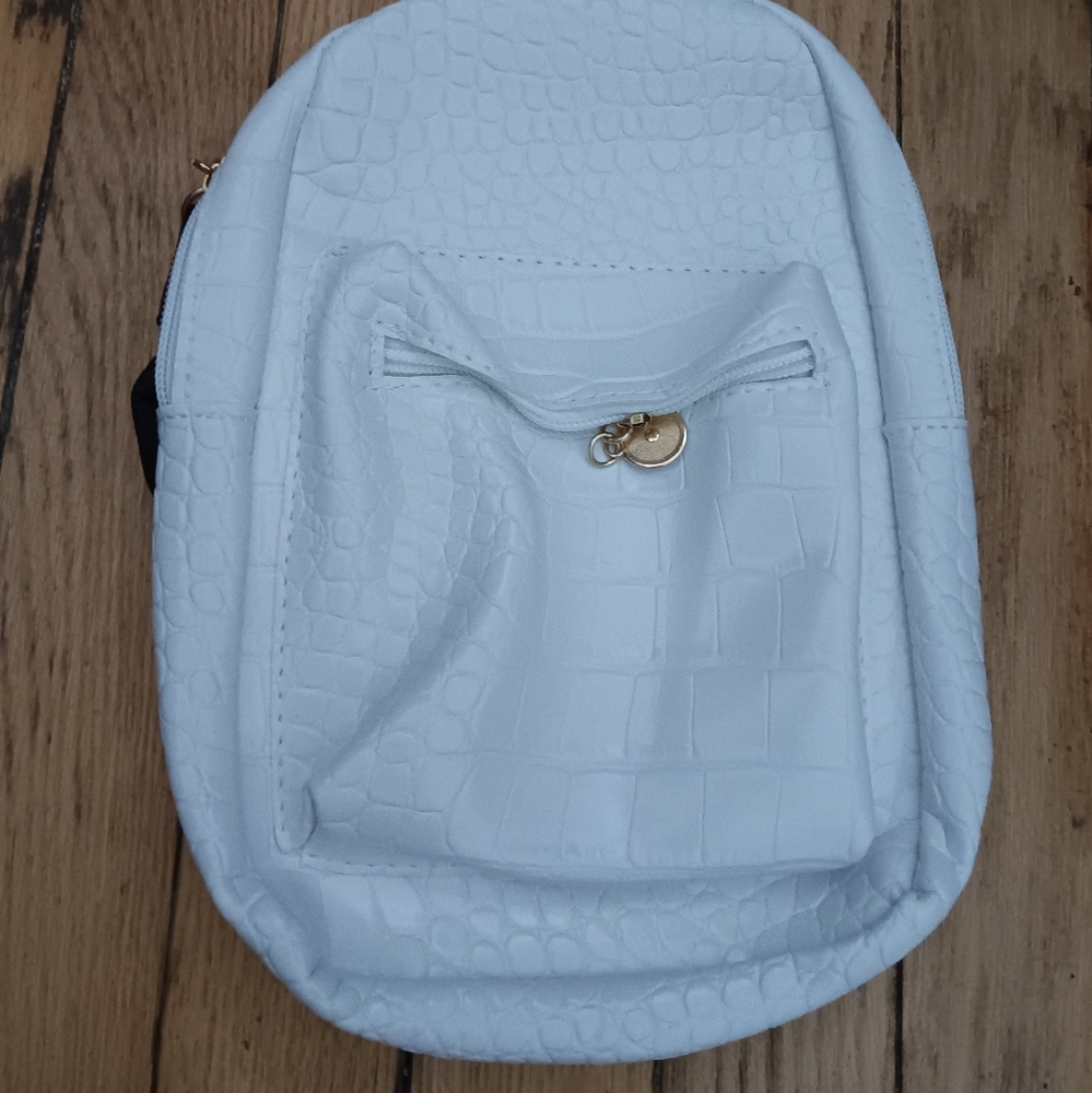 White bag with white logo